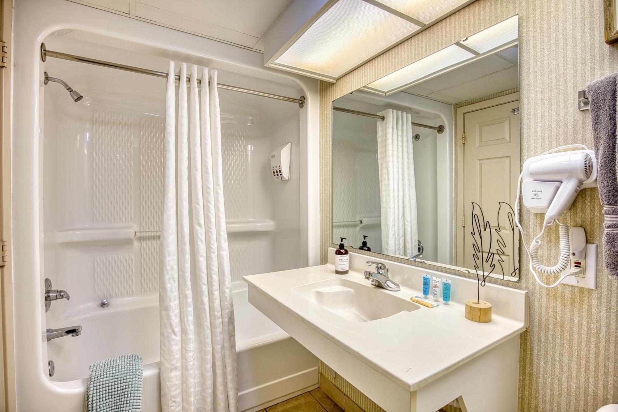 Oceanfront Beach Serenity Stay Миртл-Бич Экстерьер фото